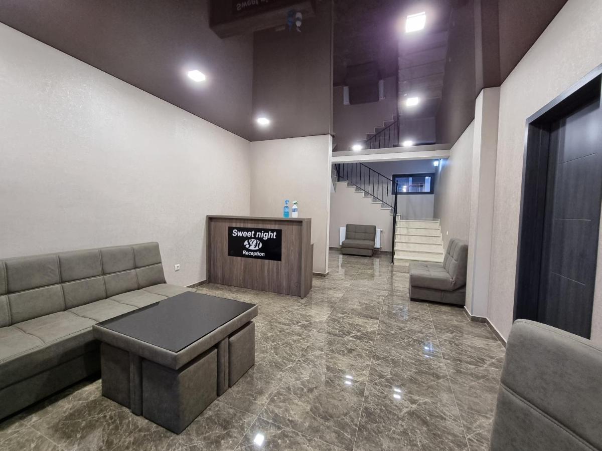 Hotel Sweet Night كازباجي المظهر الخارجي الصورة