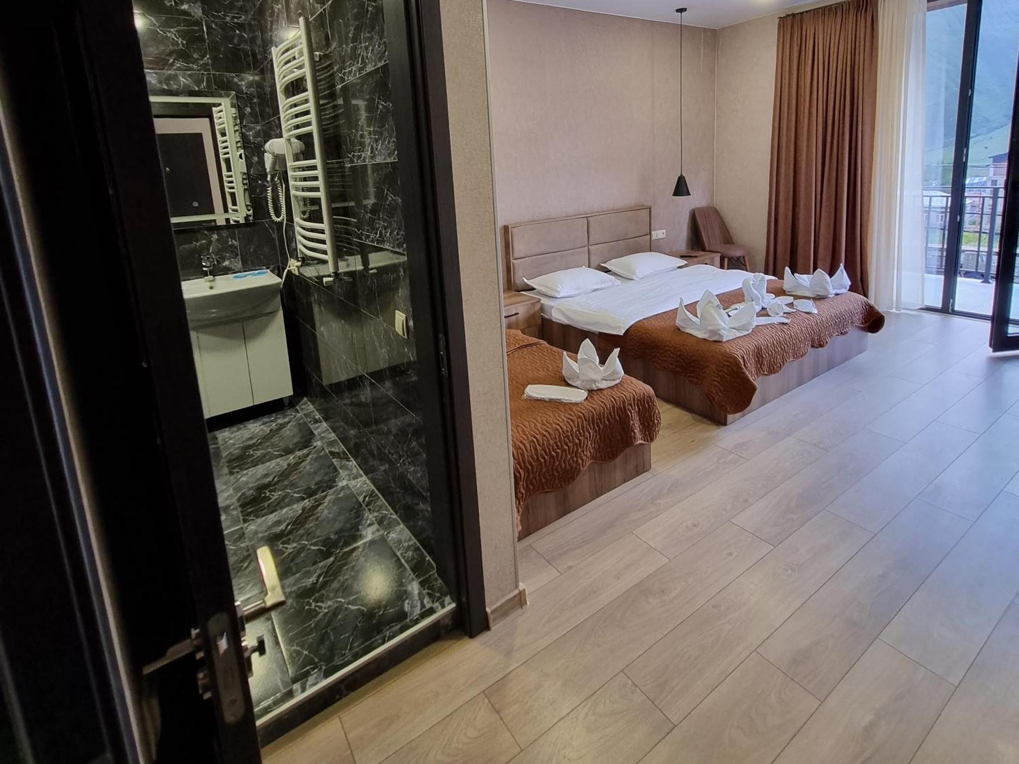 Hotel Sweet Night كازباجي الغرفة الصورة